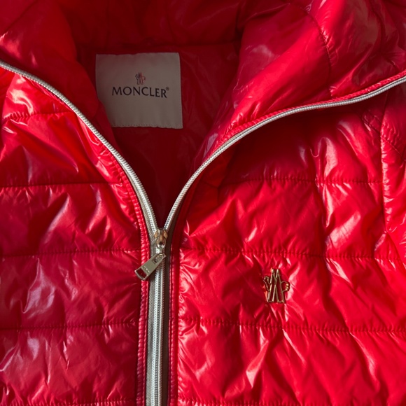 Women’s Puffer Jacket - Picture 2 of 2